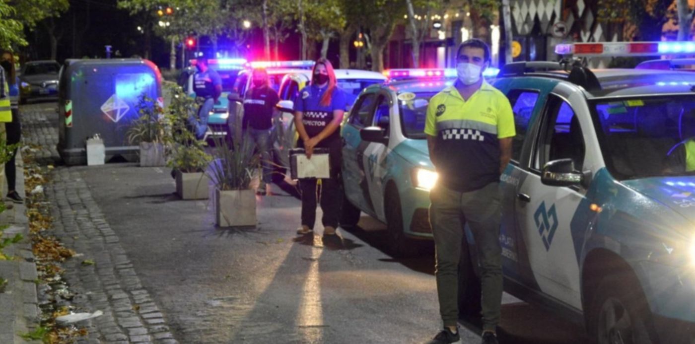 control de la noche toque de queda sanitario bares y restaurantes