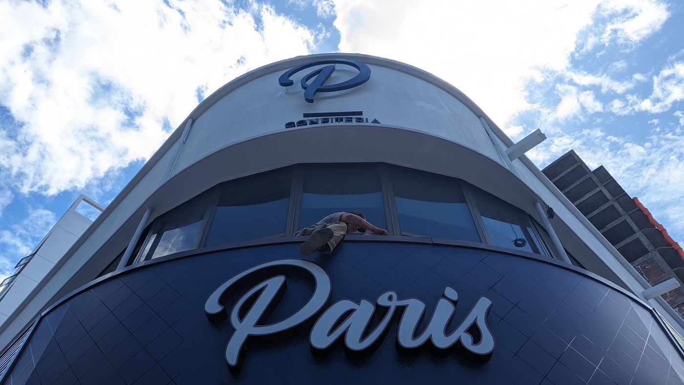 Reabre la Confitería París (15).jpeg