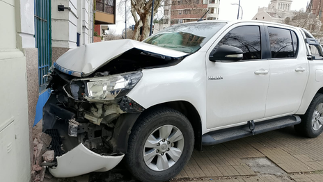 ¿Quién era el conductor que murió tras descompensarse mientras manejaba por Plaza Moreno?