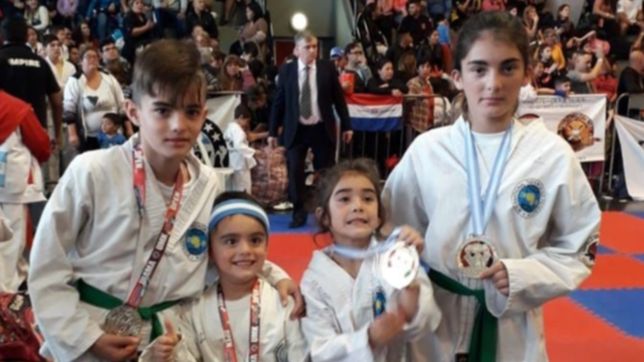 de los hornos al mundo: una adolescente de la plata gano el mundial de taekwondo