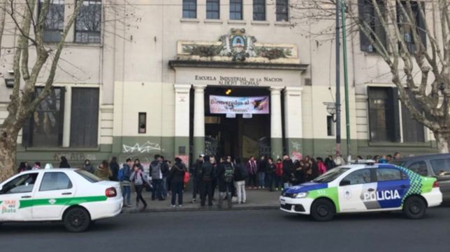 despues del feriado volvieron las amenazas de bomba: evacuaron el albert thomas y el normal 1