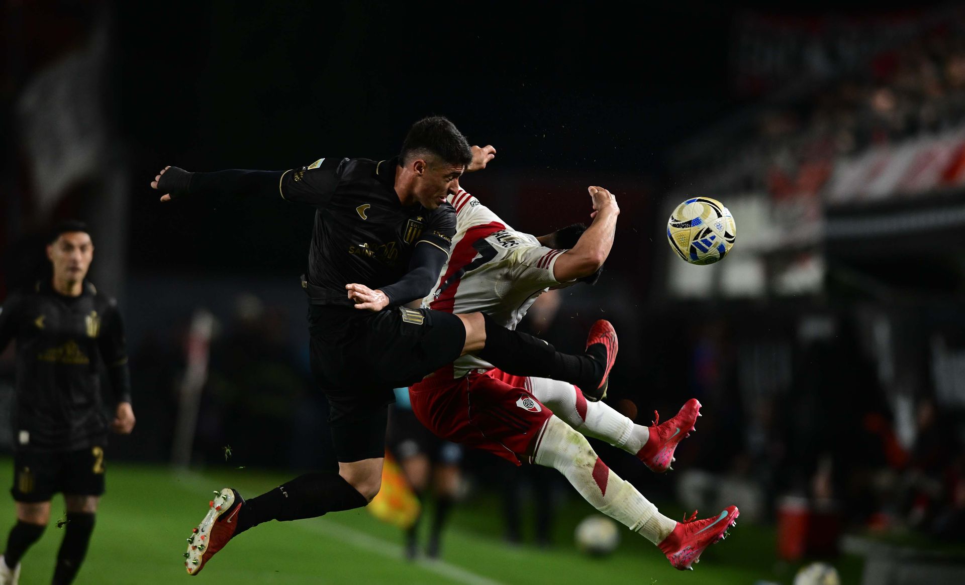 Estudiantes River Santiago Núñez