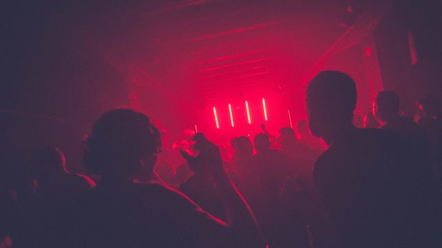 clausuraron una fiesta clandestina con casi 100 personas en la zona sur de la plata