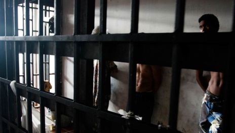 Denuncian que no hay comidas en las cárceles y los internos hacen huelga de hambre