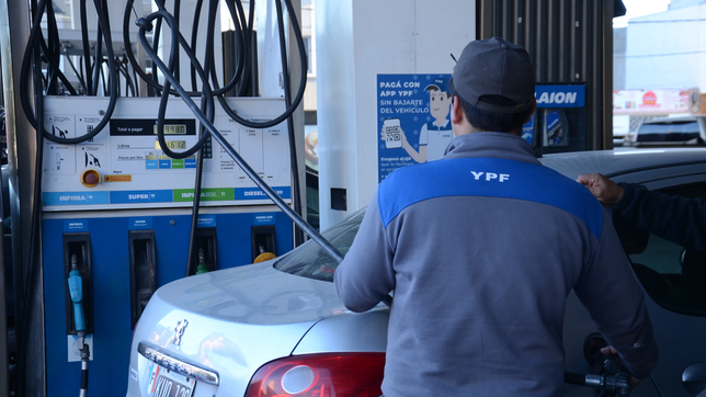 volvio a aumentar la nafta: ¿cuanto cuesta cargar combustible desde este martes?