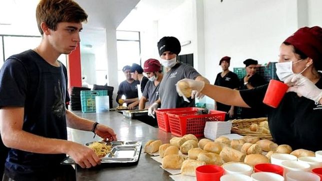 vuelven los almuerzos y las cenas a los comedores de la unlp: menues, precios y horarios
