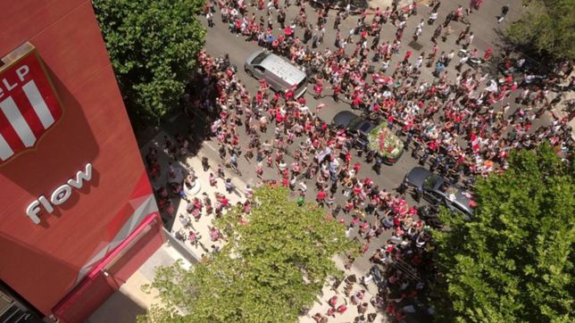 asi se vio desde el aire la emotiva despedida de alejandro sabella en uno