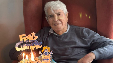 El socio más longevo de Gimnasia celebró sus 100 años junto al Lobo El socio más longevo de Gimnasia celebró sus 100 años junto al Lobo