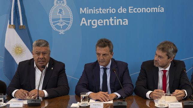 massa y chiqui tapia realizan la presentacion oficial del mundial 2030