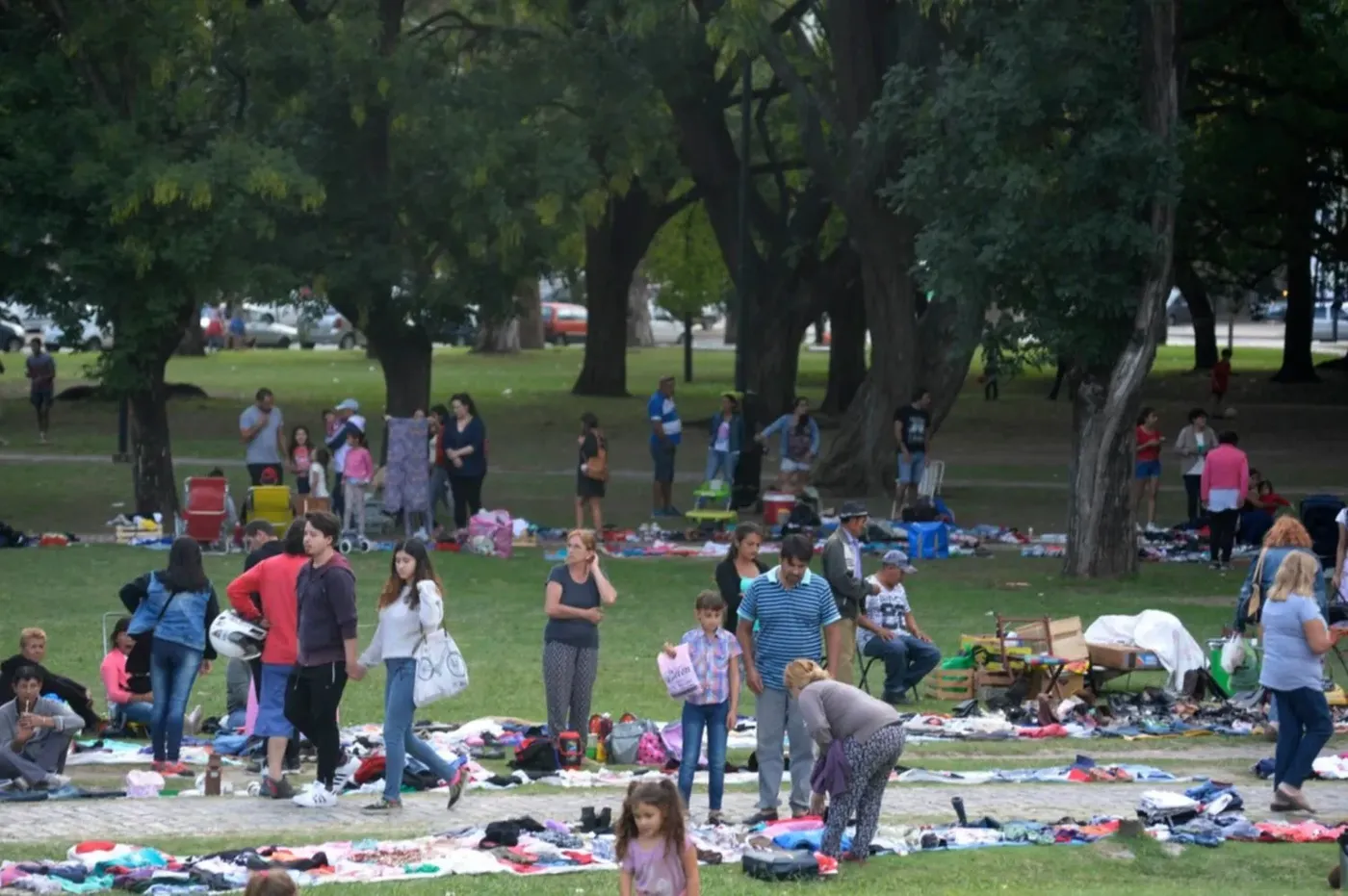 feria parque saavedra.jpg