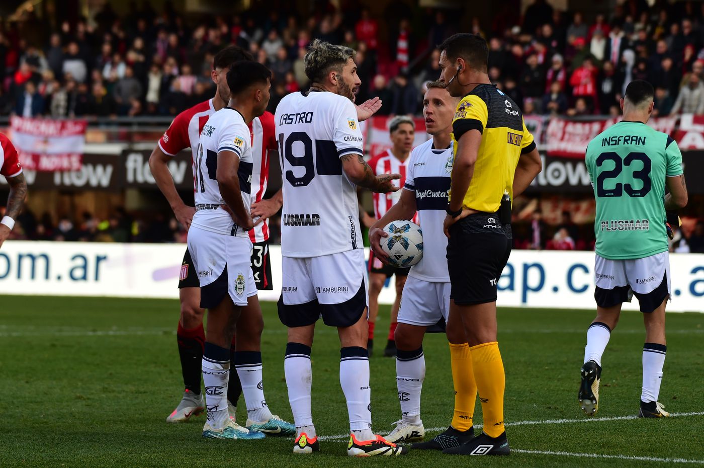 Estudiantes Gimnasia clasico.JPG