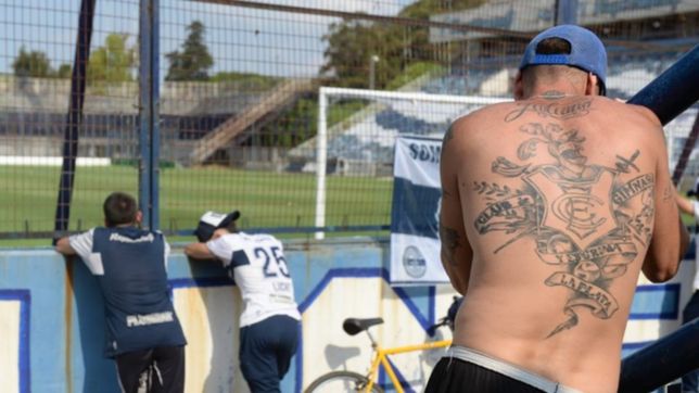 con lagrimas, imagenes y banderas: asi despidieron a diego los hinchas del lobo