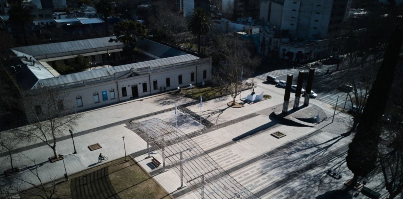 El dramático robo tuvo lugar en un edificio ubicado en las inmediaciones de la Plaza Islas Malvinas de La Plata.