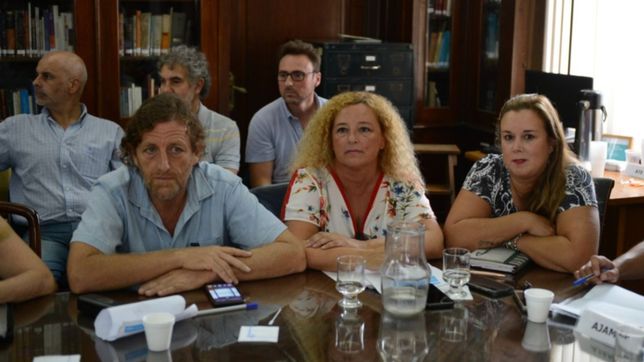 con dos propuestas en la mano, los estatales vuelven a reunirse en paritarias
