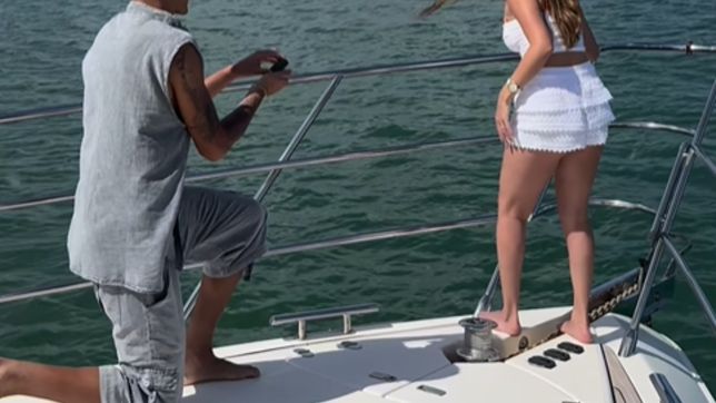 debuto en gimnasia, se destaca en el futbol argentino y se viralizo su romantica propuesta de casamiento