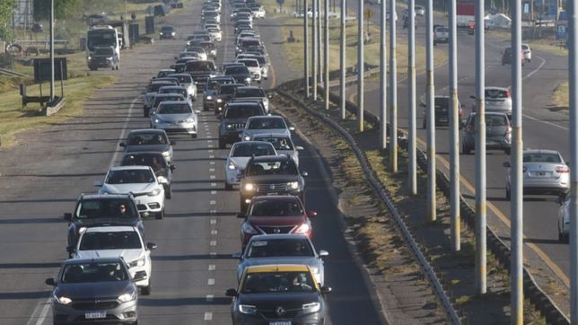 se le rompio la camioneta, bajo a revisarla, lo atropellaron y murio