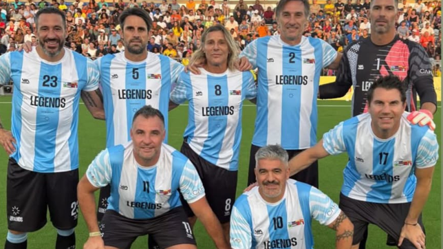 mientras suena como posible dt de gimnasia, cufre esta representando a la seleccion argentina como una leyenda