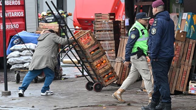 vuelve la normalidad a la zona del incendio del deposito y reabren los comercios