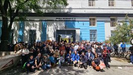 la comunidad del ex comercial de la plata realizo un abrazo simbolico y exigio garantias tras el incendio