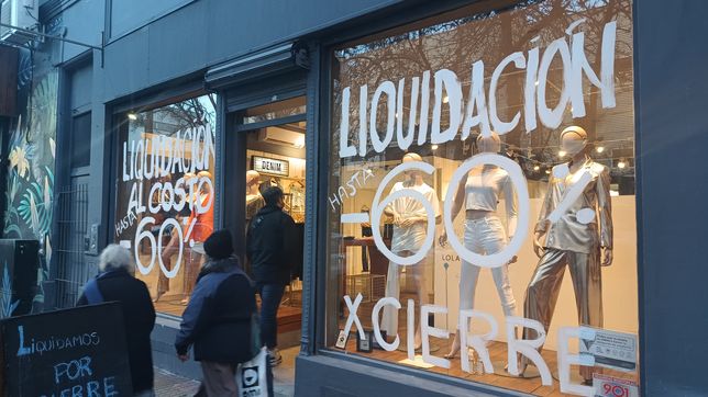 la recesion se profundiza, el consumo se desploma y la recaudacion cayo en junio un 14%