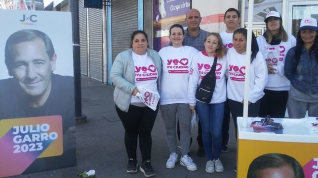 militantes instalan 150 mesas partidarias en barrios platenses con la premisa garro 2023