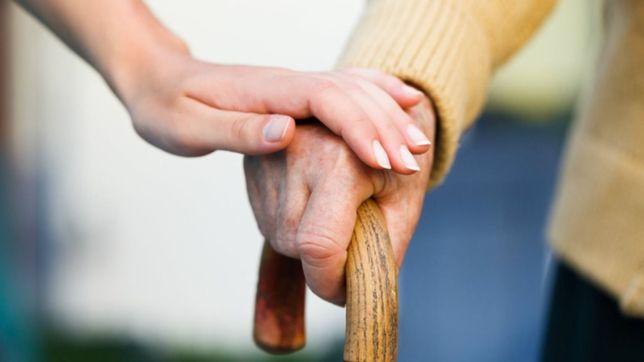 realizaran charlas y una jornada de capacitacion gratuita sobre el alzheimer en la plata