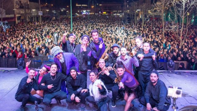 la delio valdez brillo en el escenario con su musica e hizo vibrar a ensenada