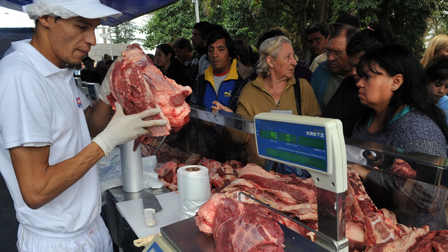 el consumo de carne vacuna se desplomo a niveles que no se veian hace 30 anos