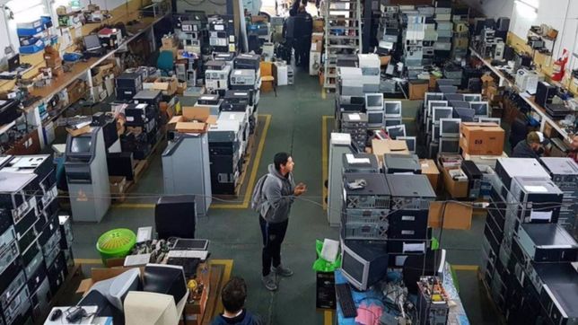 la unlp juntara computadoras y celulares viejos y en desuso para reciclarlos en la plata