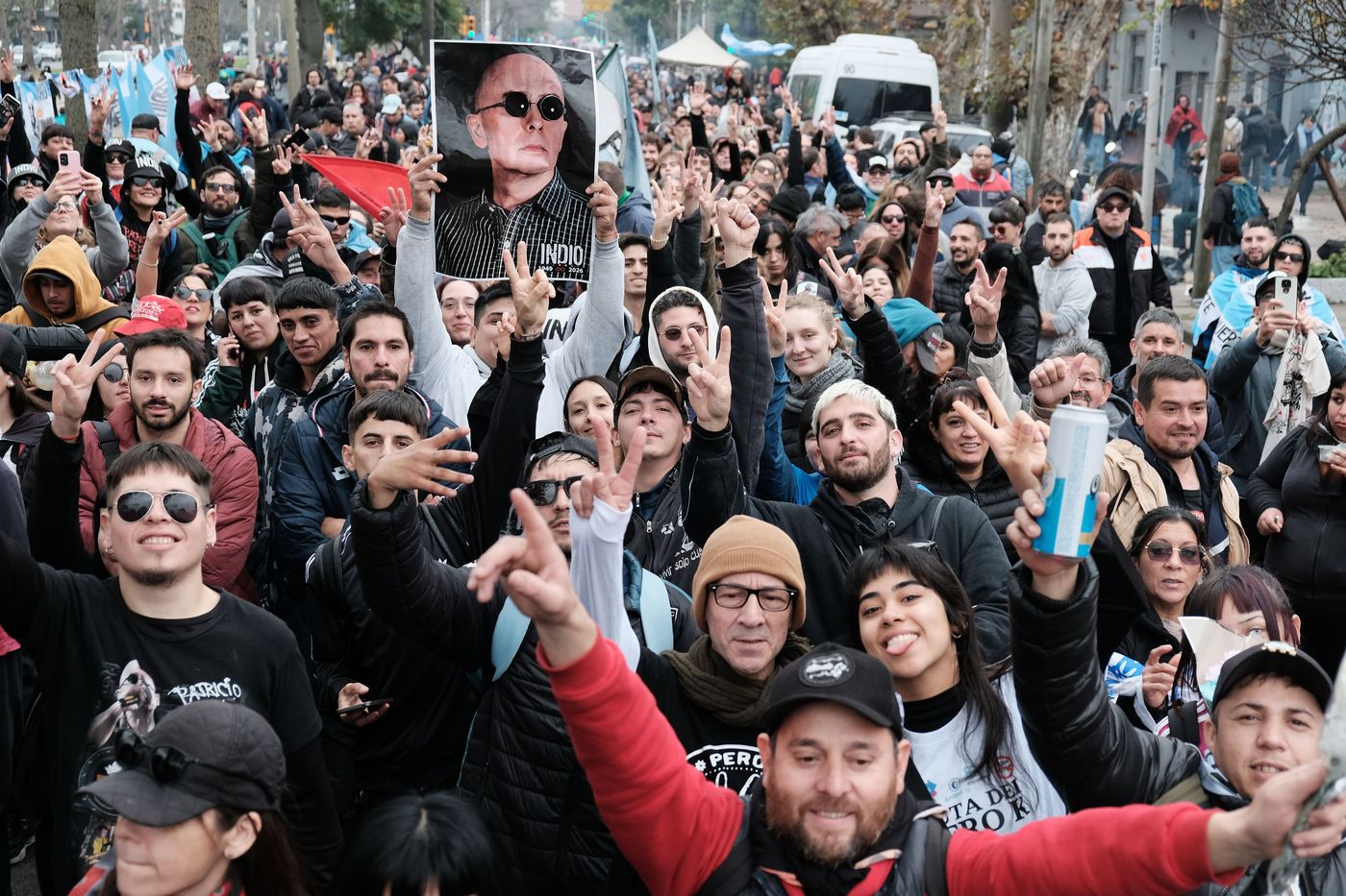 Se estima que un mill&oacute;n de personas fueron a despedir al Indio Solari