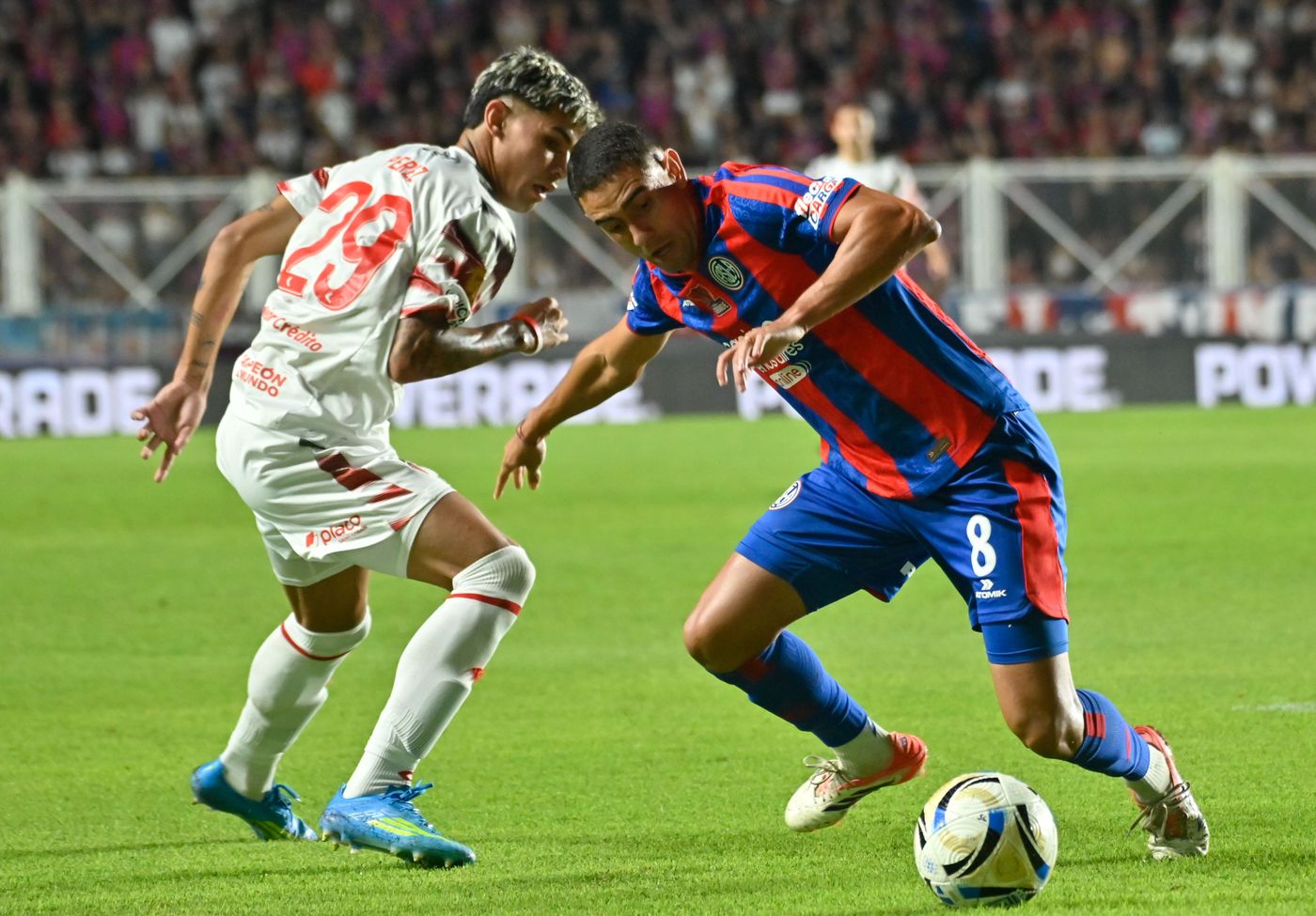 Estudiantes se fue al descanso perdiendo 1 a 0. Estudiantes se fue al descanso perdiendo 1 a 0.