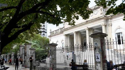 Investigan una serie de estafas millonarias en La Plata con esquema Ponzi
