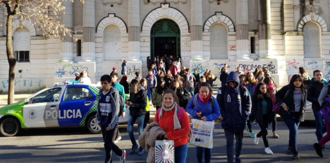 1529327731804.jpeg?scaleY=1&ow=1280&oh=960&y=272&height=634&scaleX=1&x=6&width=1267&rotate=0&&cw=1920&ch=950