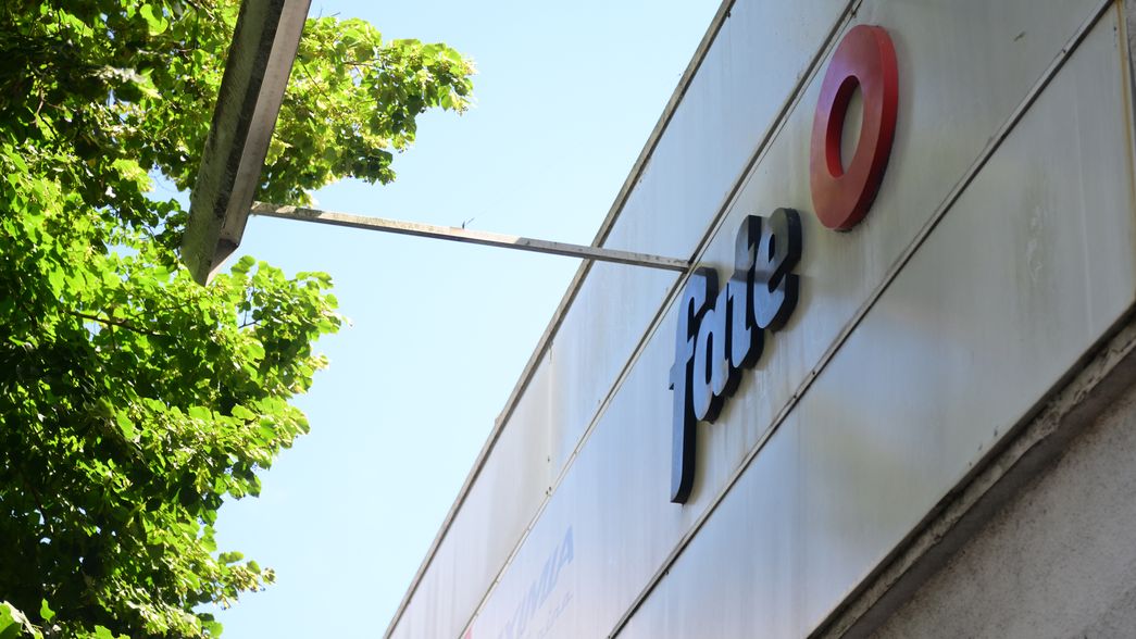 ¿Cuánto ganaban en promedio los trabajadores de Fate antes del cierre y los despidos masivos?