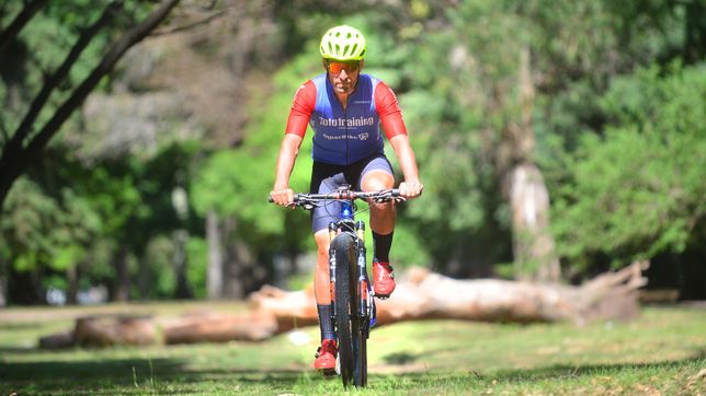 la historia del platense que cambio la pelota por la bicicleta, hace escuela y grito campeon