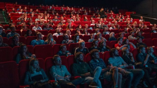 con entradas a $4.000 y promociones en pochoclos, cinema la plata se suma a la fiesta del cine