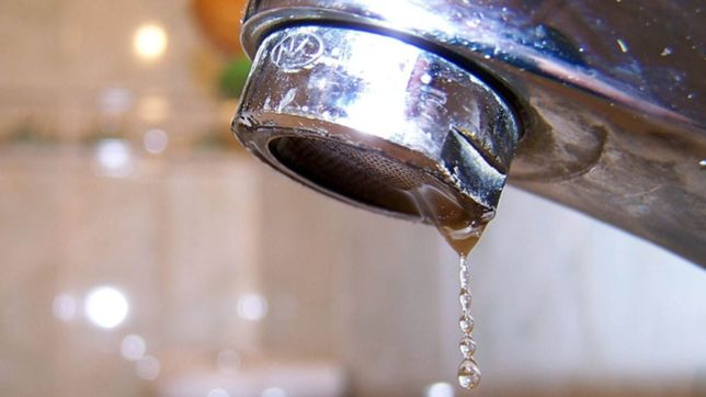 una amplia zona de la plata podria no tener agua este lunes por una obra de absa