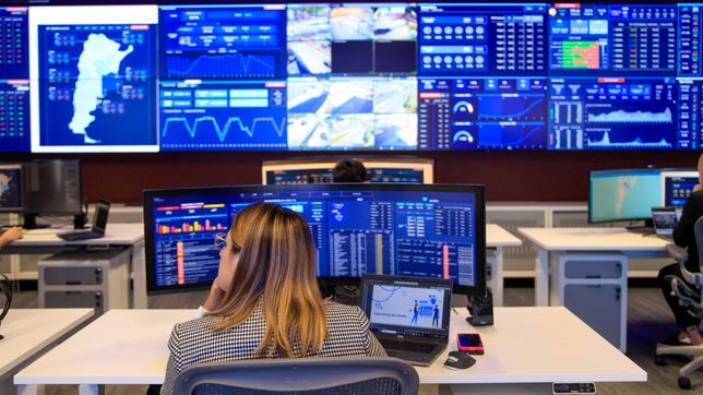 ypf inauguro otro centro inteligente y lanzo el autodespacho