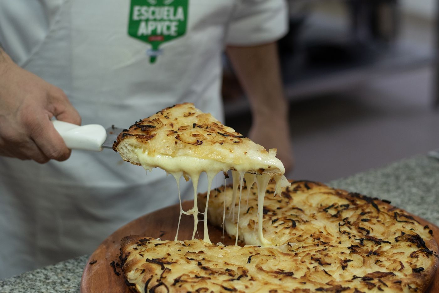 En el marco del evento se ofrecen pizzas con 50% de descuento y empanadas 3x2