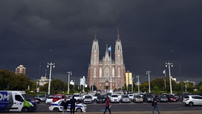 la cronologia de las tormentas que motivaron el pedido de emergencia climatica en la plata