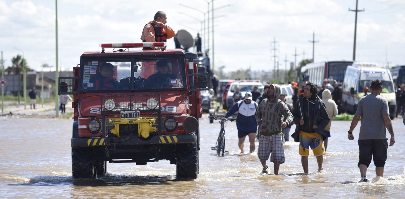 Bahía Blanca evacuados inundación temporal.jpg