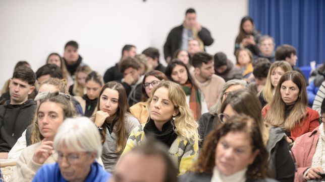 debatiran sobre ia, fake news y nuevos desafios en la jornada internacional de periodismo de la ucalp