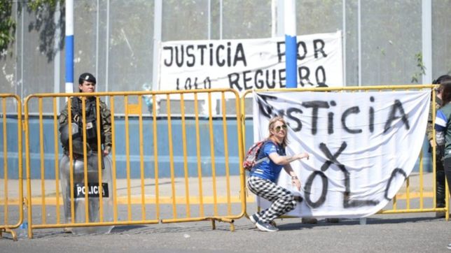 crearon la comision en homenaje a lolo regueiro y realizaran una escultura en su honor