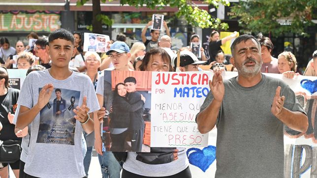 familiares y amigos del joven asesinado en los hornos marcharon para pedir justicia
