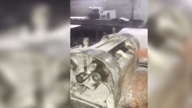 video: asi funcionaba una de las maquinas de la panificadora que clausuraron en la plata