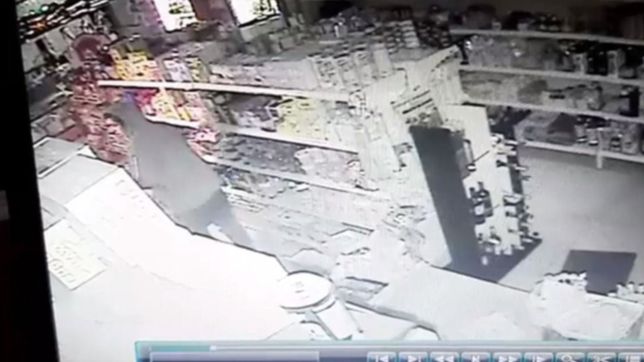 cayo uno de los ladrones que quedo filmado mientras robaba un comercio de city bell