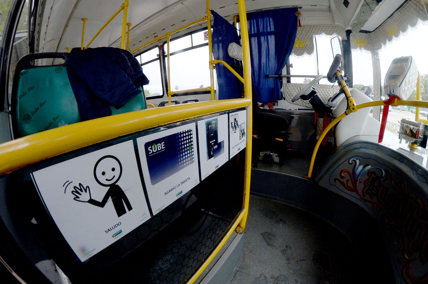 La unidad 380 incorporó la señalética para personas con TEA.