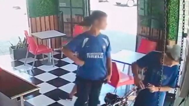 amenazaron al empleado de una panaderia de la plata, le sacaron la billetera y huyeron con la recaudacion