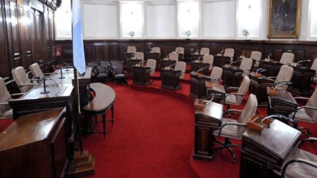 el concejo deliberante sesiona y vuelve a escena la pelea politica por el teatro del lago