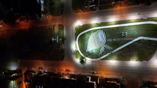 inauguran un parque con un anfiteatro con la forma del panuelo de madres de plaza de mayo